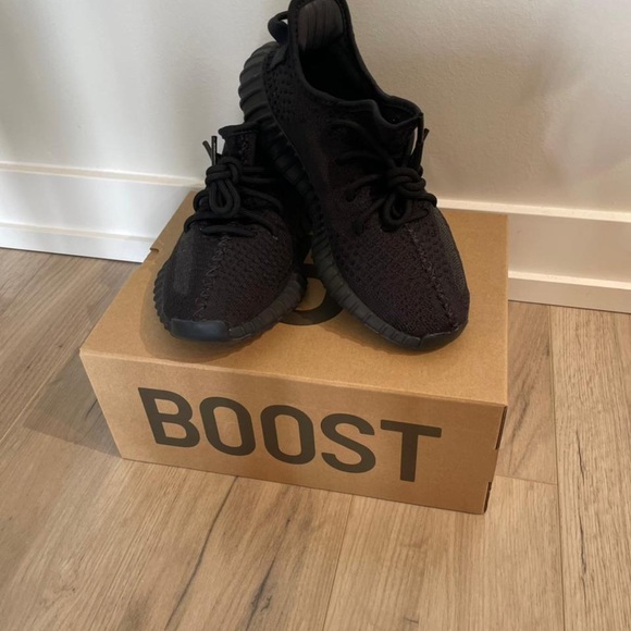 Adidas Yeezy Boost 350 V2 - Picture 3 of 7